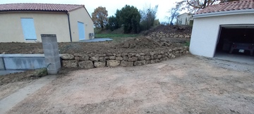 Démolition d'un enrochement et création d'un mur en lego béton