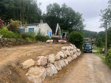  Création et mise en place de blocs d'enrochement